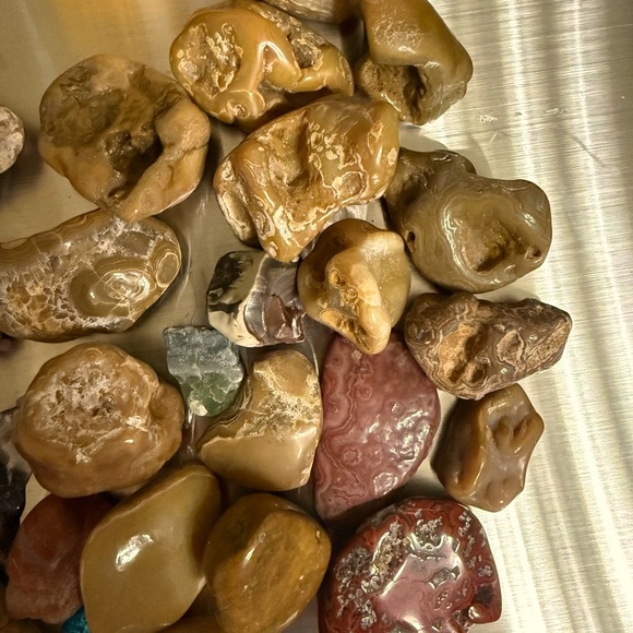 Rough & tumbled rocks and minerals. Lake Superior & Crowley agates - Picture 1 of 4